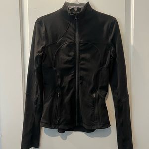 Like new Lululemon jacket size 6
